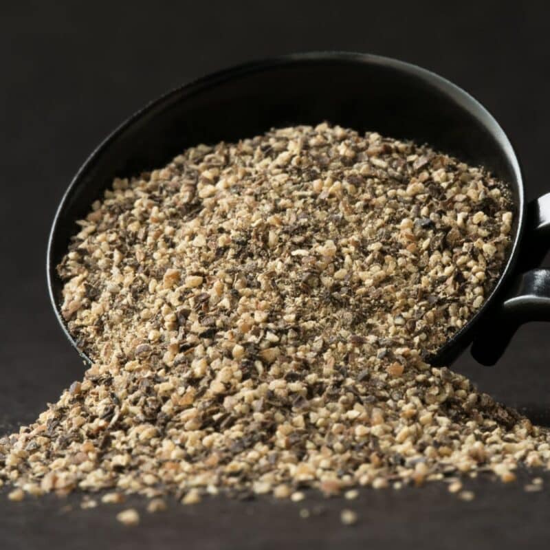 cracked black pepper Cracked Black Pepper 12 Mesh – Wholesale 1kg Pack